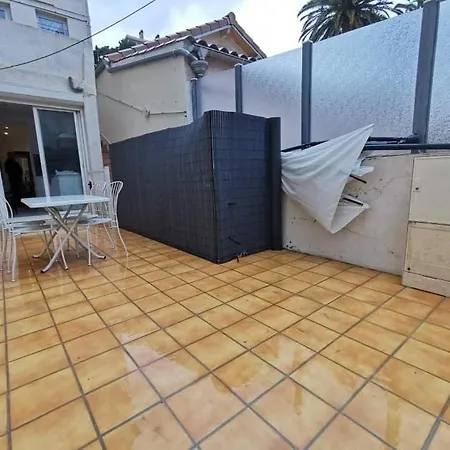 Face A La Mer Apartment *